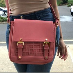 Crossbody bag 🌹NOW 10.00ea.🥀🌺CLEARANCE🌹🥀🌺